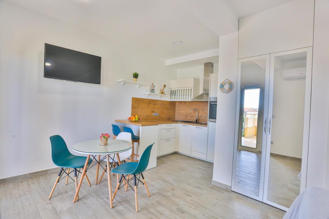 Apartments Maris Kaštela Eksteriør billede